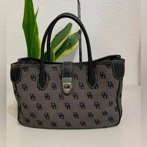 💕👜Dooney & Bourke Brown Signature Jacquard Satchel